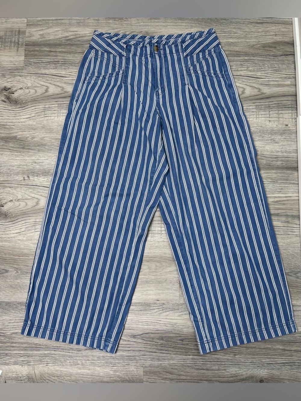 American Eagle High-Waisted Striped Palazzo/ Wide Leg Pant size 12